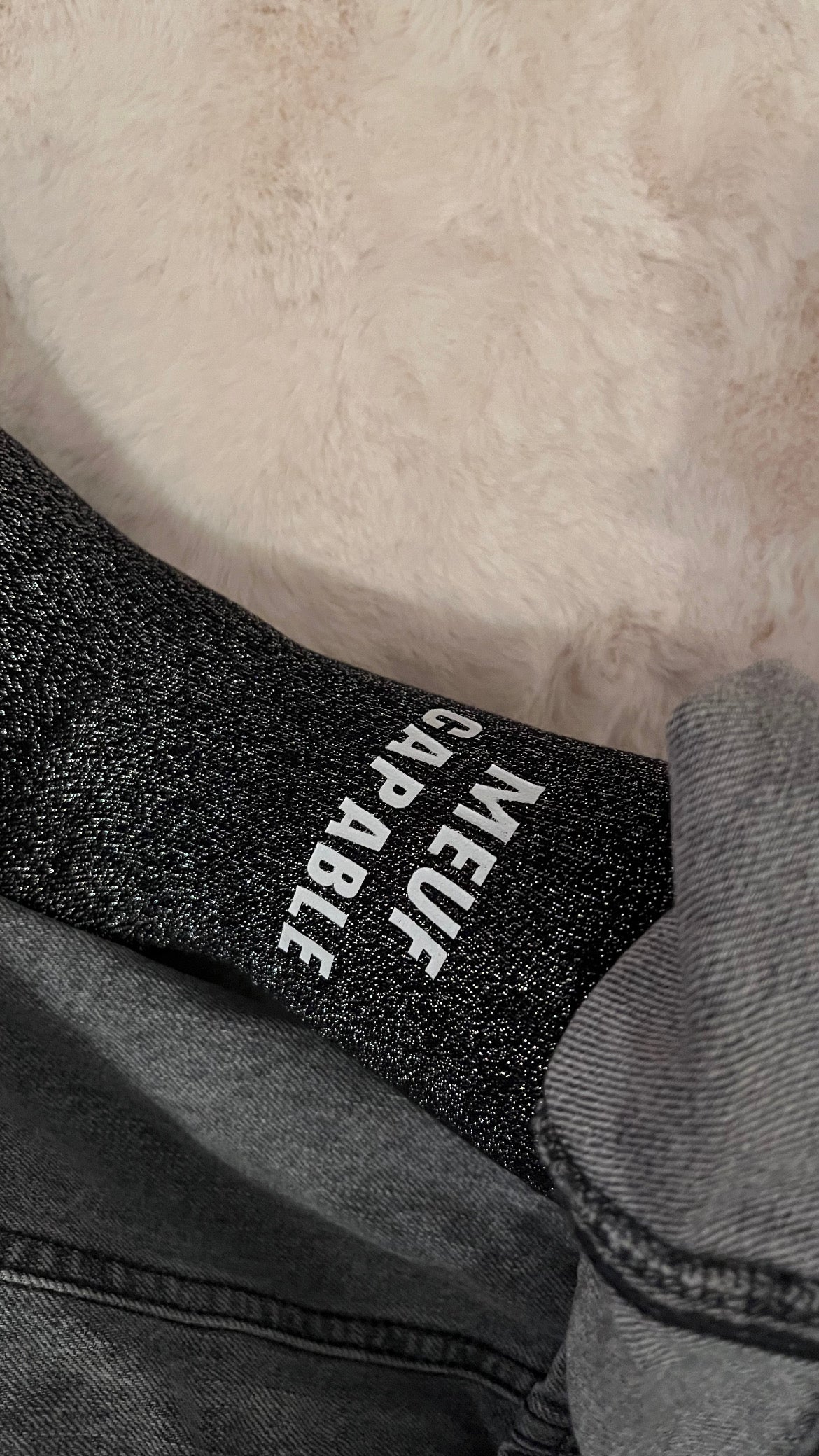 Précommande chaussettes pailletées " MEUF CAPABLE "