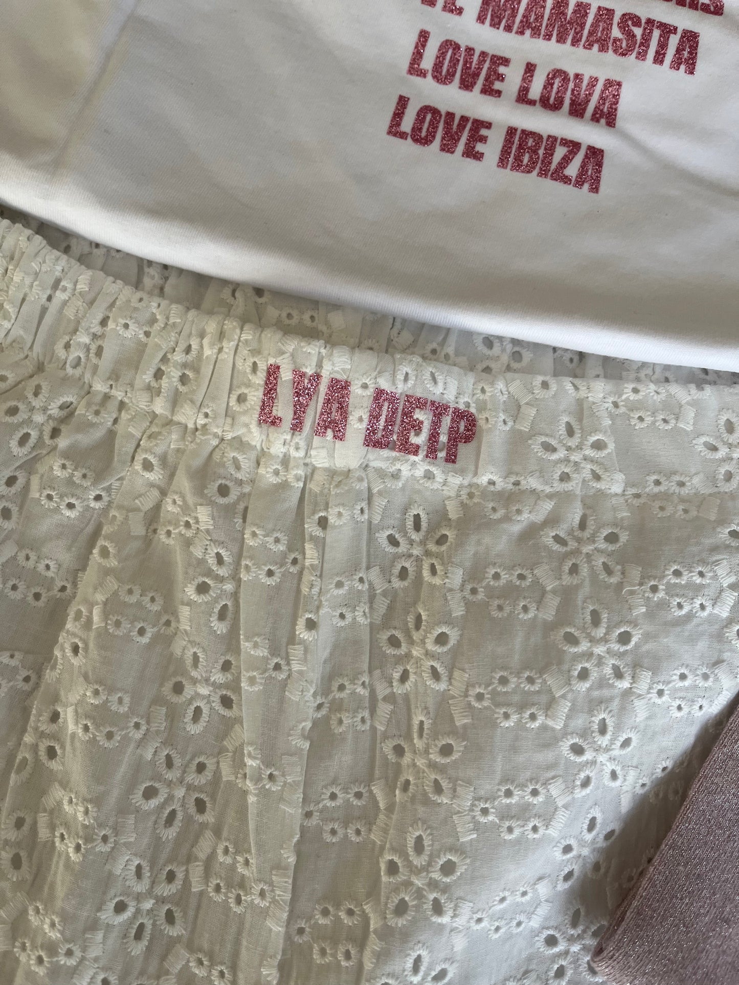 Pantalon brodé prénom + DETP rose pailleté