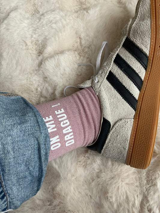 Précommande chaussettes à paillettes " ON ME DRAGUE ! "