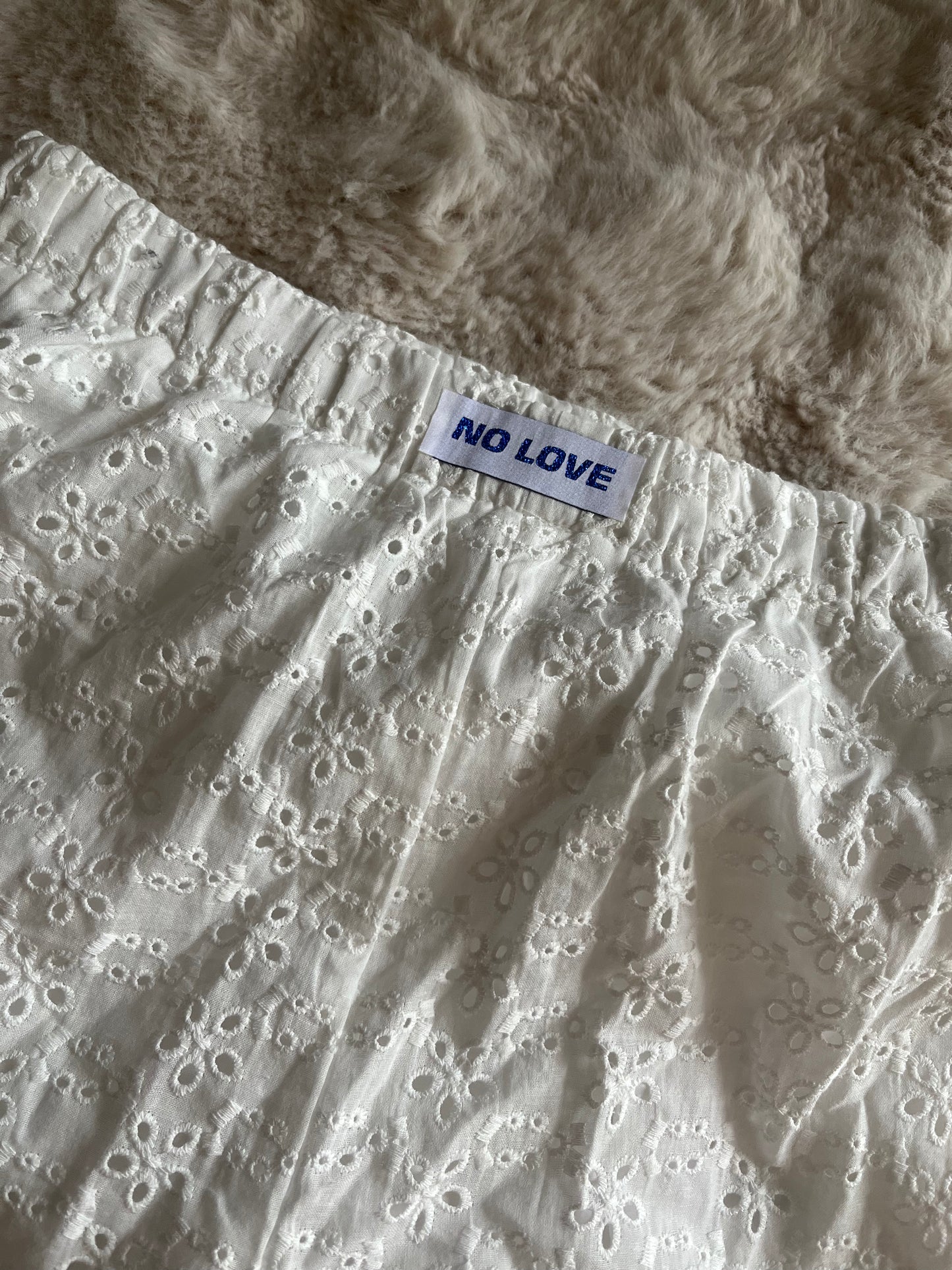 Pantalon en broderie blanche NOLOVE